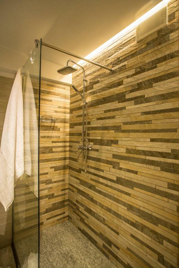 ברויל-קרוויניה Alpine Rooms Guesthouse מראה חיצוני תמונה